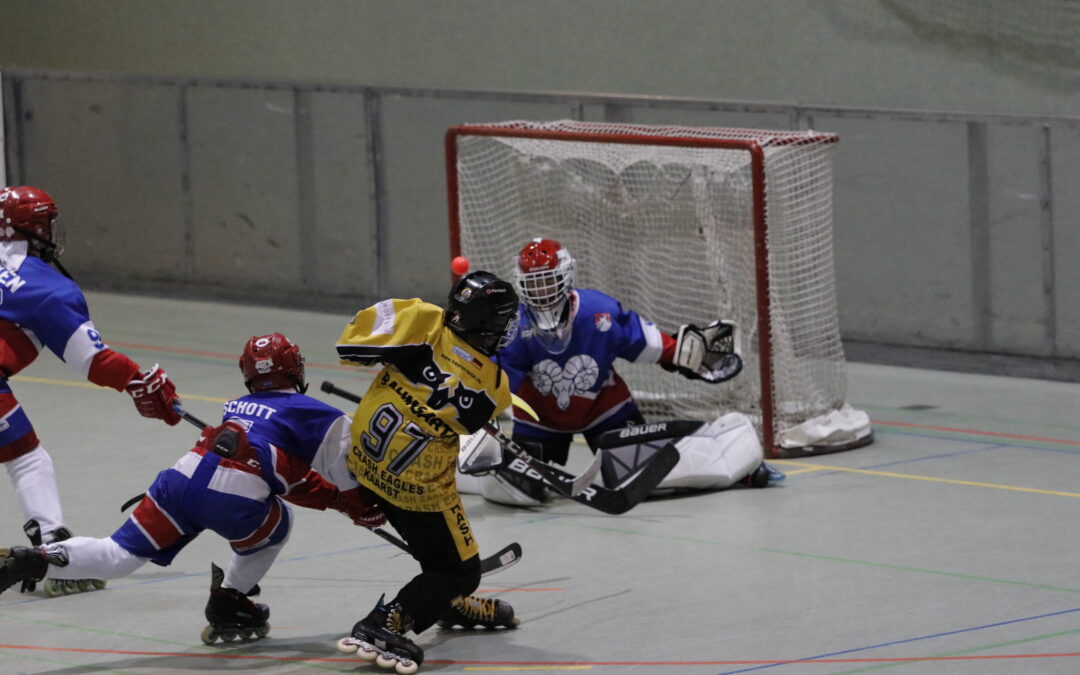 Unsere 1. Schüler qualifizieren sich mit einem Sieg gegen den ewigen Rivalen aus Düsseldorf vorzeitig für die Play Offs zur NRW Meisterschaft…