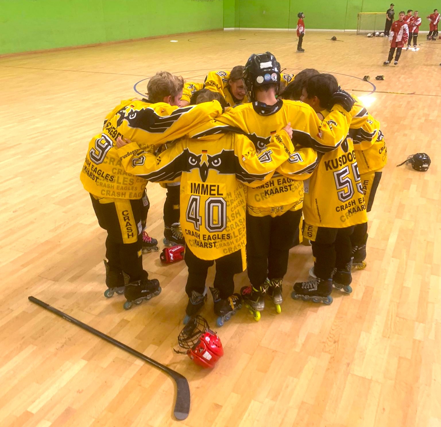 Schüler 2: Adler bezwingen Rhinos mit starker Mannschaftsleistung verdient.